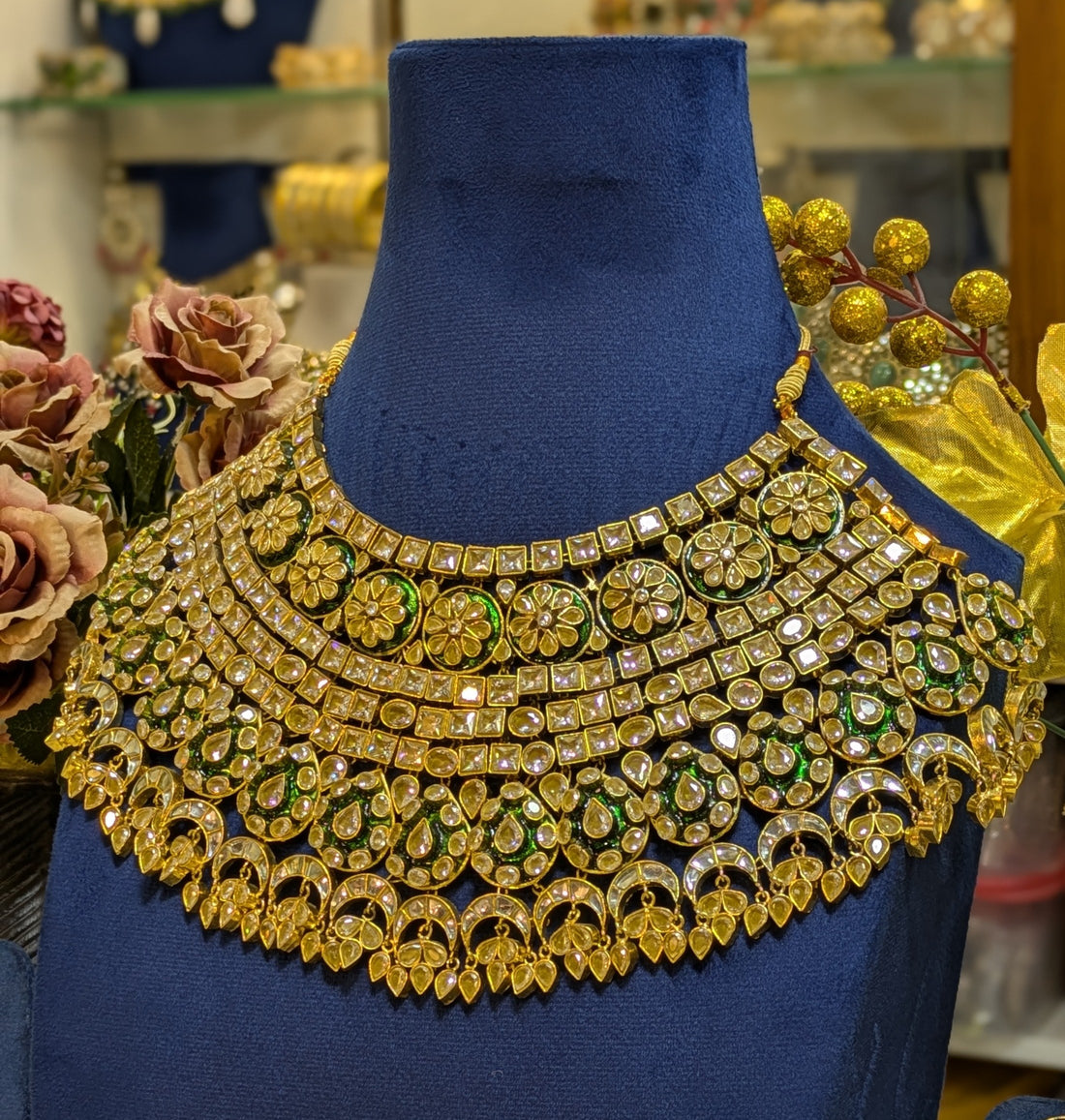 "Zar-o-Zamurrad Bridal Set" (Gold & Emerald Bridal Set)