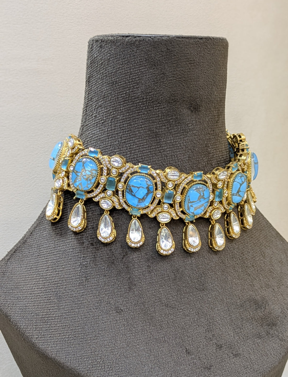 Azure Noor Choker Set