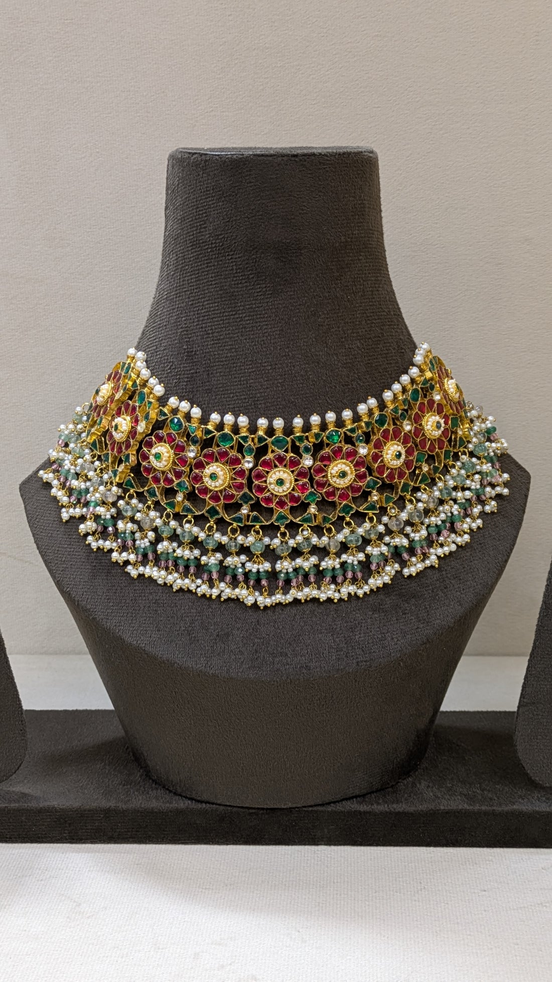 "Gulshan Kundan Set" (Garden of Kundan)