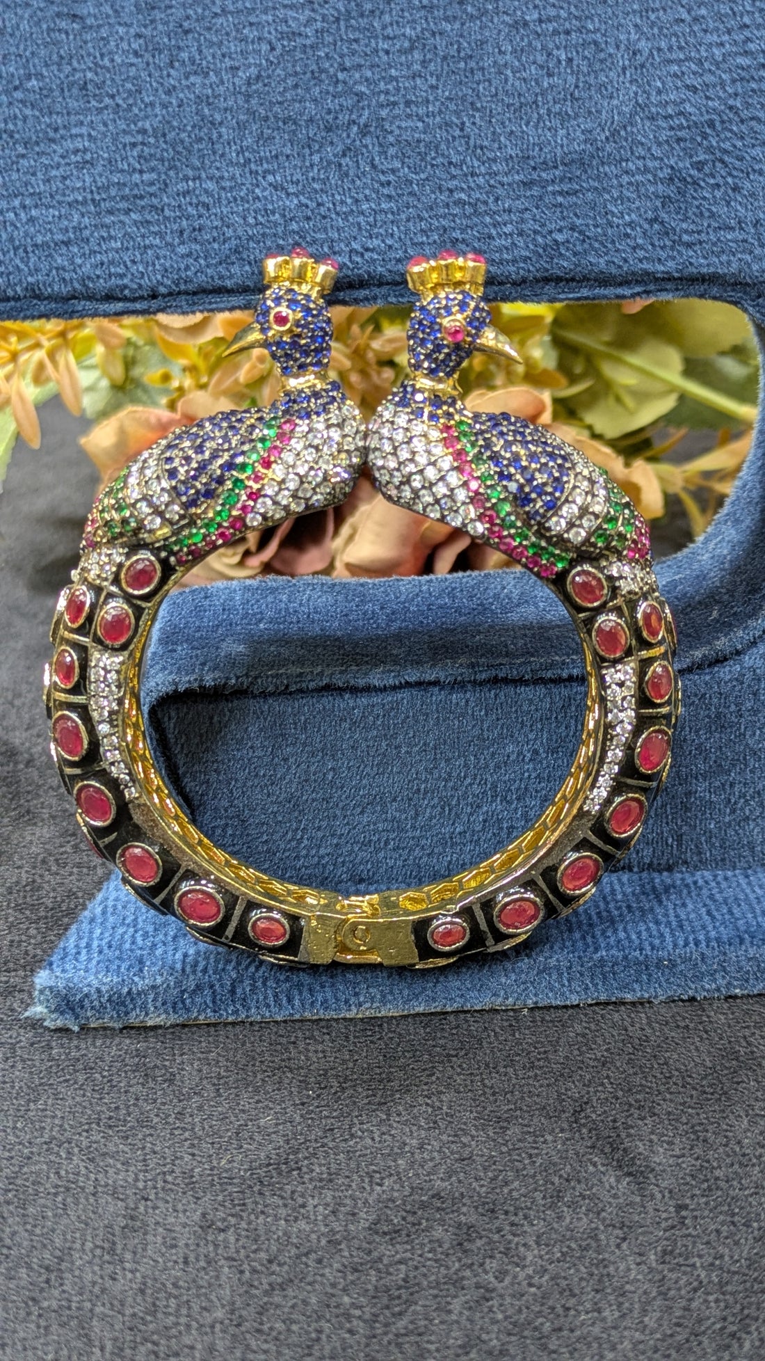 Royal Mayur Kada