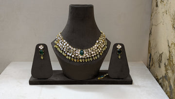 "Noor-e-Sabz" (Green Light)