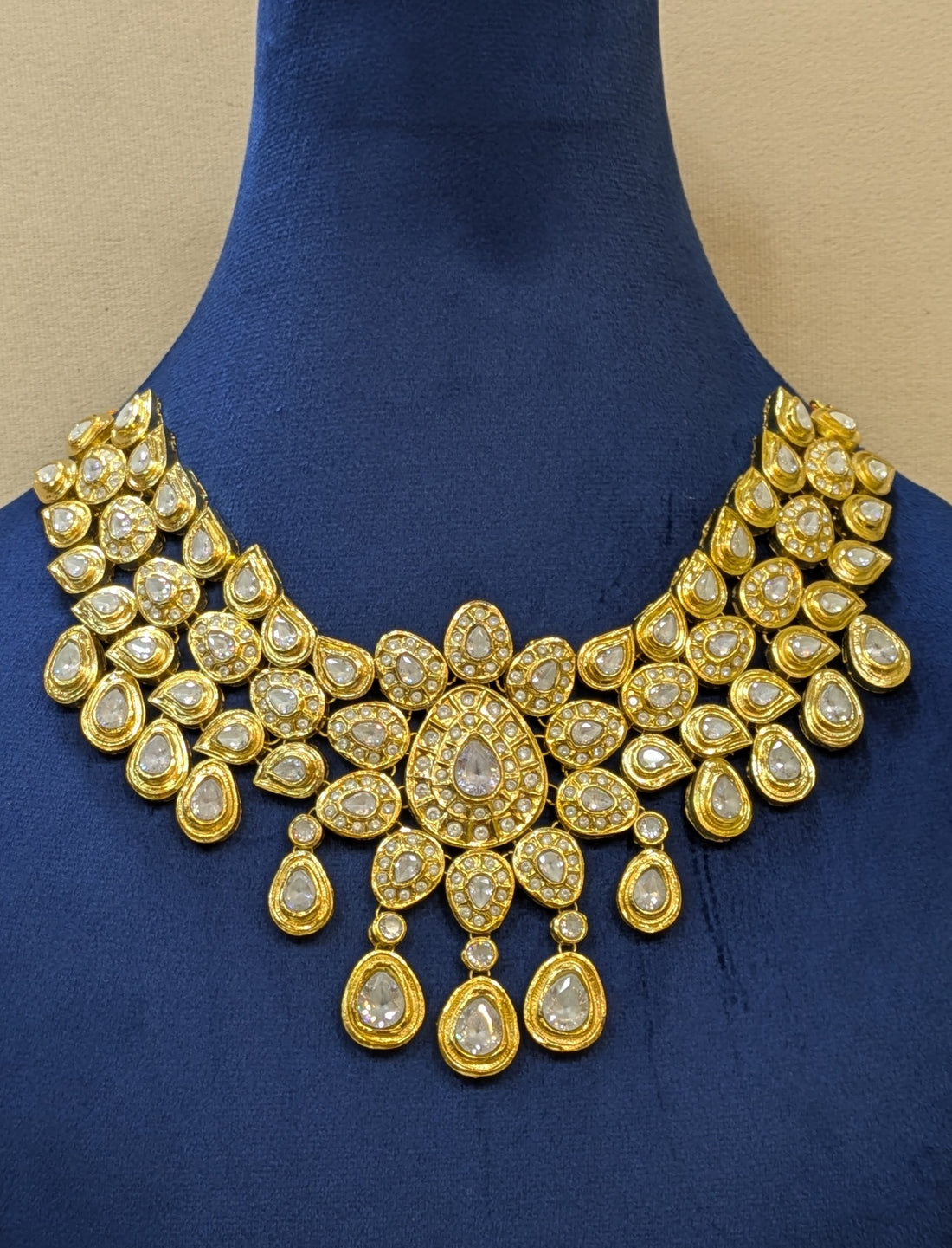 "Noor-e-Zar Complete Set" (Light of Gold Complete Set)