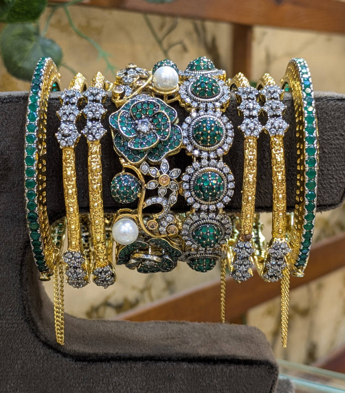 "Zamurrad Gulzar Bangle Set" (Emerald Garden Bangle Set)